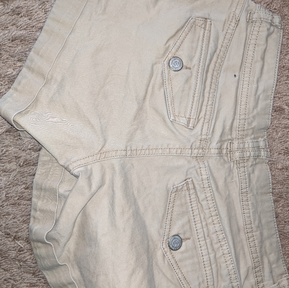 Shorts - Picture 3 of 4